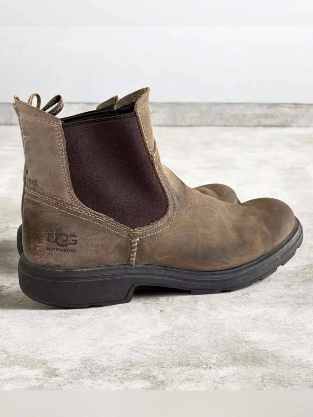 Men's UGG Chelsea Biltmore Leather Waterproof Work Boot - Brown Size 11 Like New